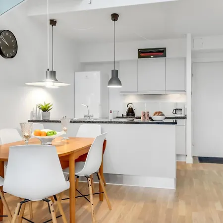 2 Bedroom Amazing In Apartment